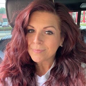 Meet your Posher, Dina